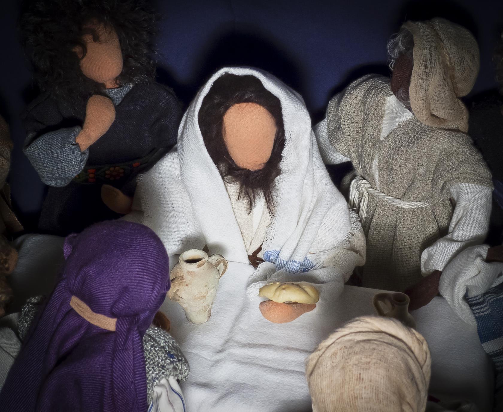 Sydda dockor som föreställer Jesus under nattvarden.