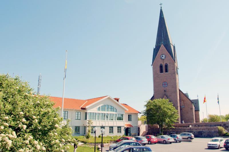 Öckerö kyrka, sned