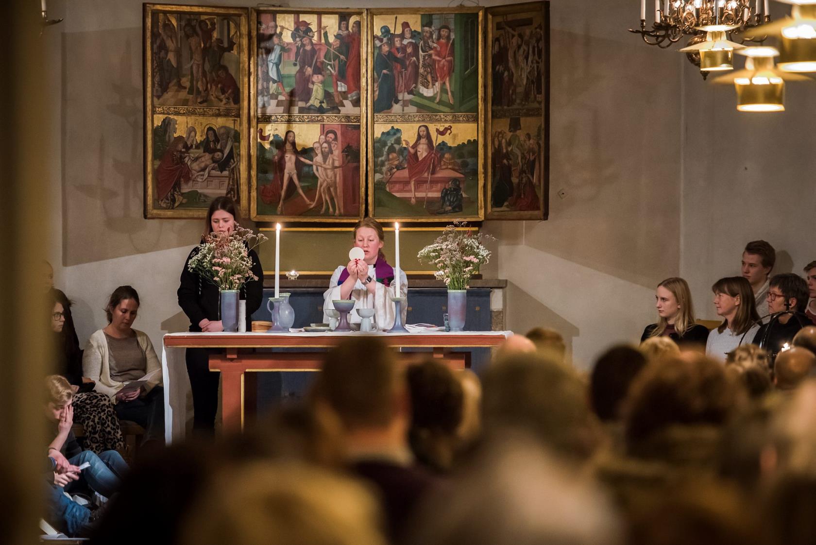 Megamässa i Huddinge kyrka vid visitationen 18 februari 2016. 