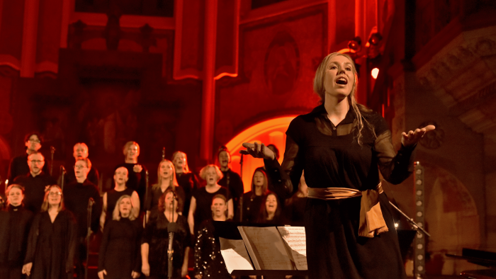 Gospel Rose Choir och körledare Rebecka Dahlqvist.
