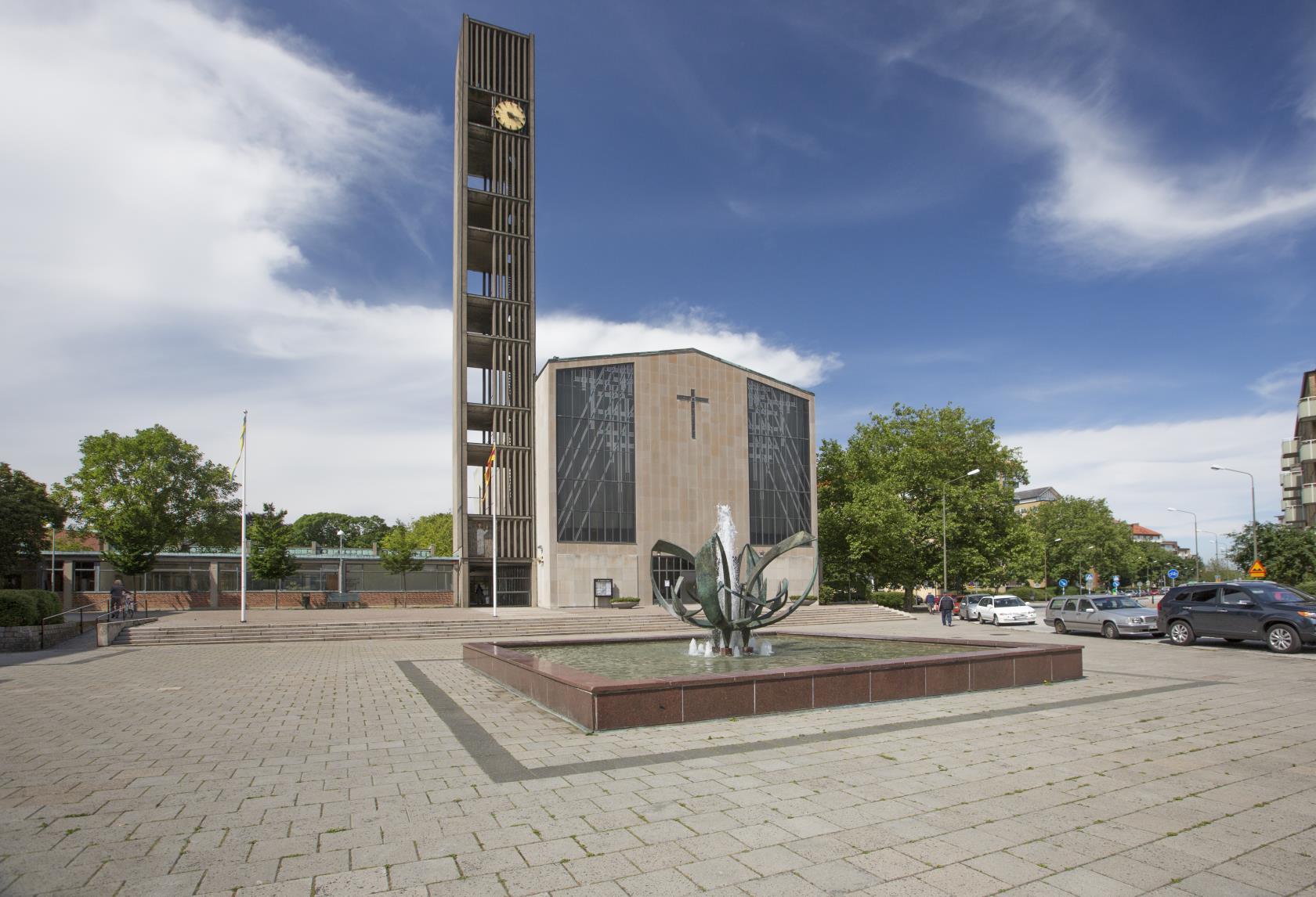 S:t Andreas kyrka sett från Fridhemstorget