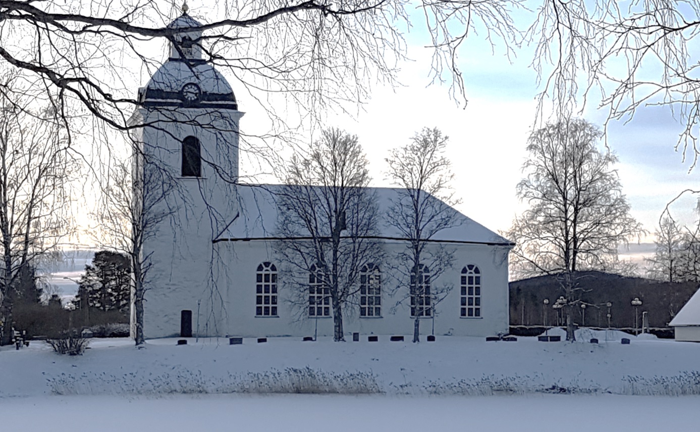Ytterhogdals kyrka vintertid.