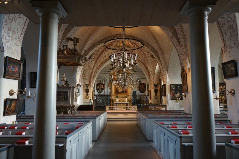 Altargången i Östra Ryds kyrka.