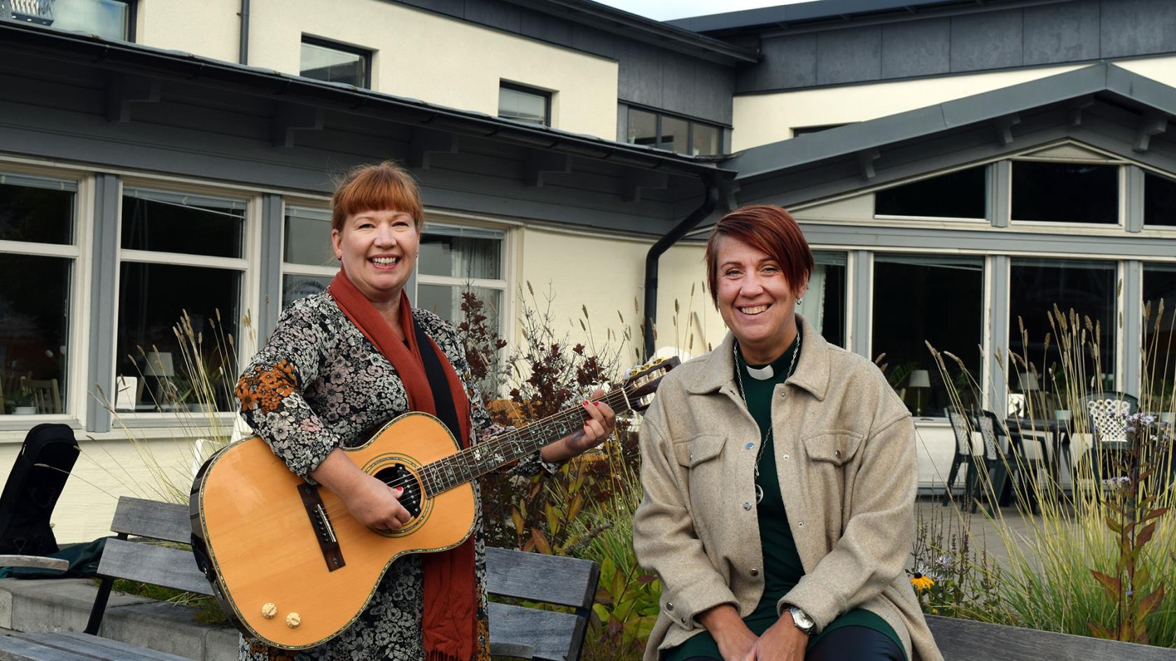 Karin Zakrisson musiker och Anna-Lena Hyson, diakon.