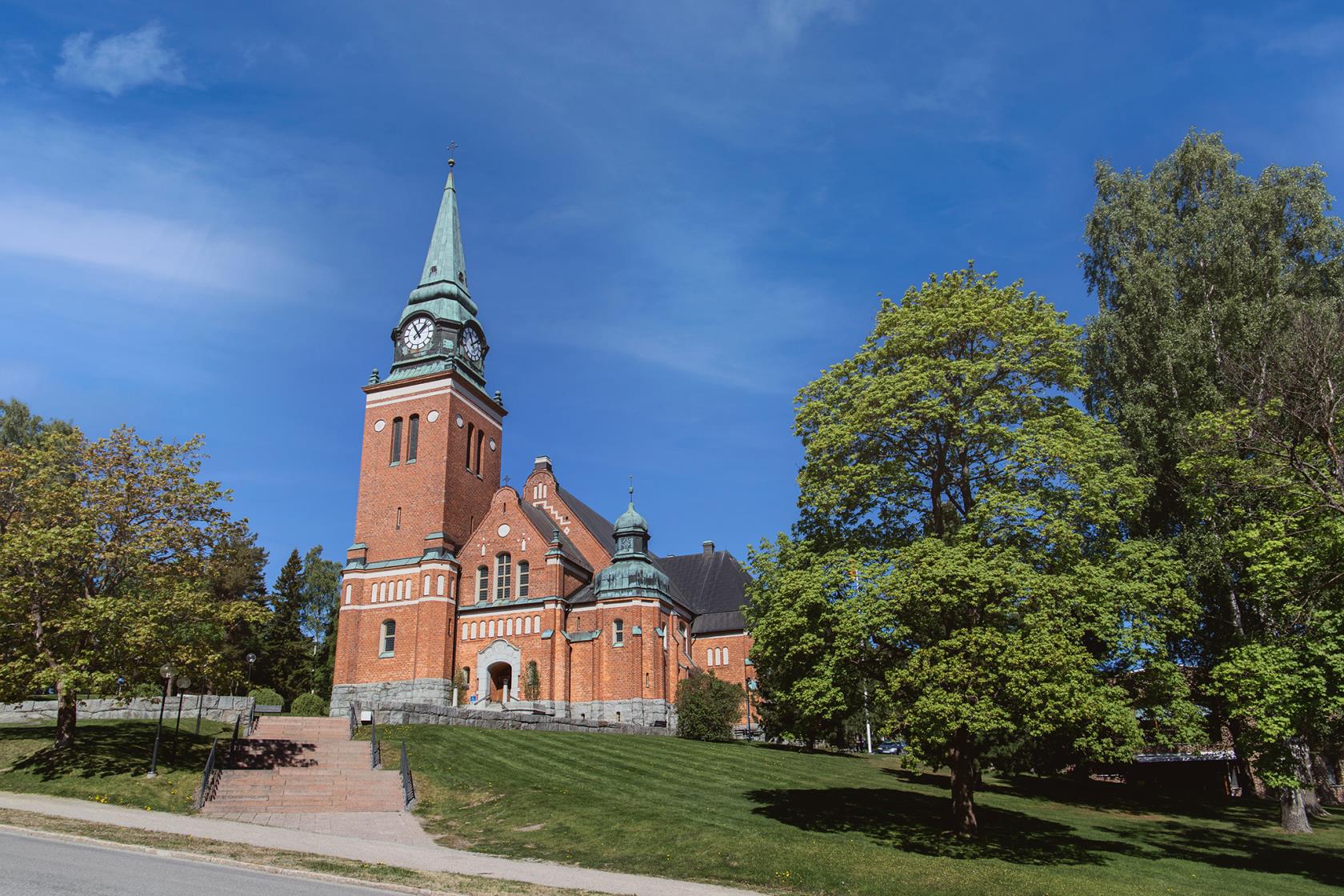 Kyrka i tegel, vid en