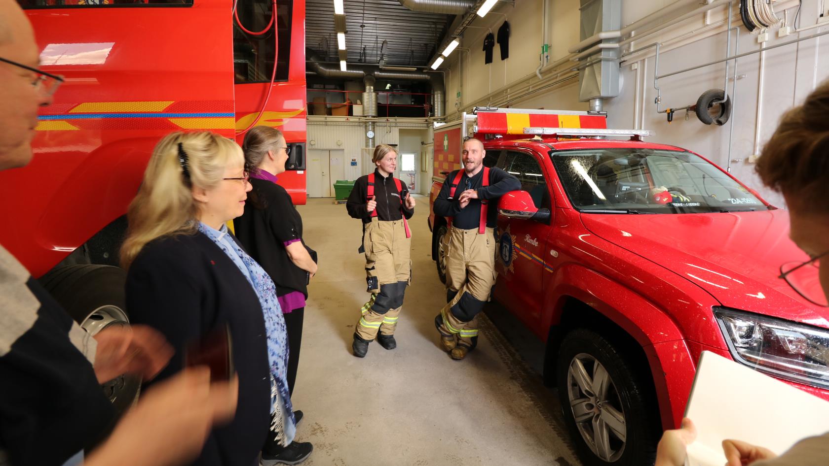 Brandmän i brandstationen i Rimbo