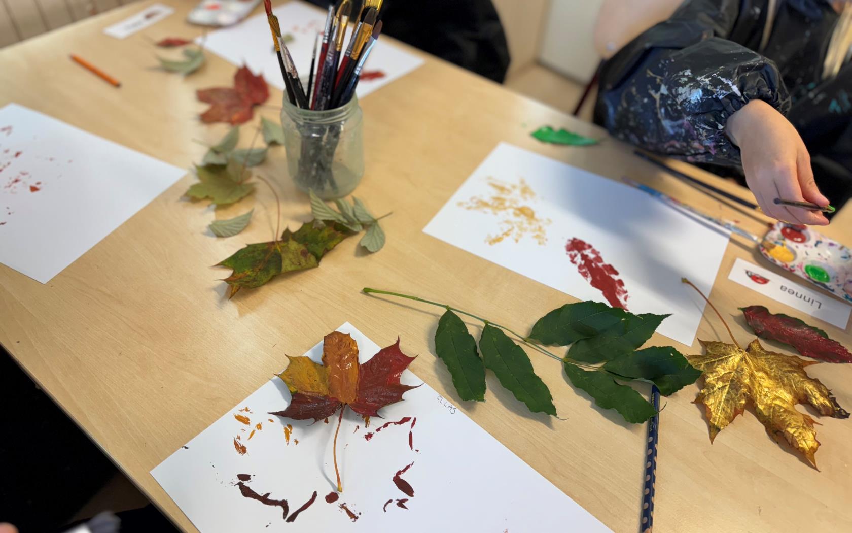 Målning med naturens eget material