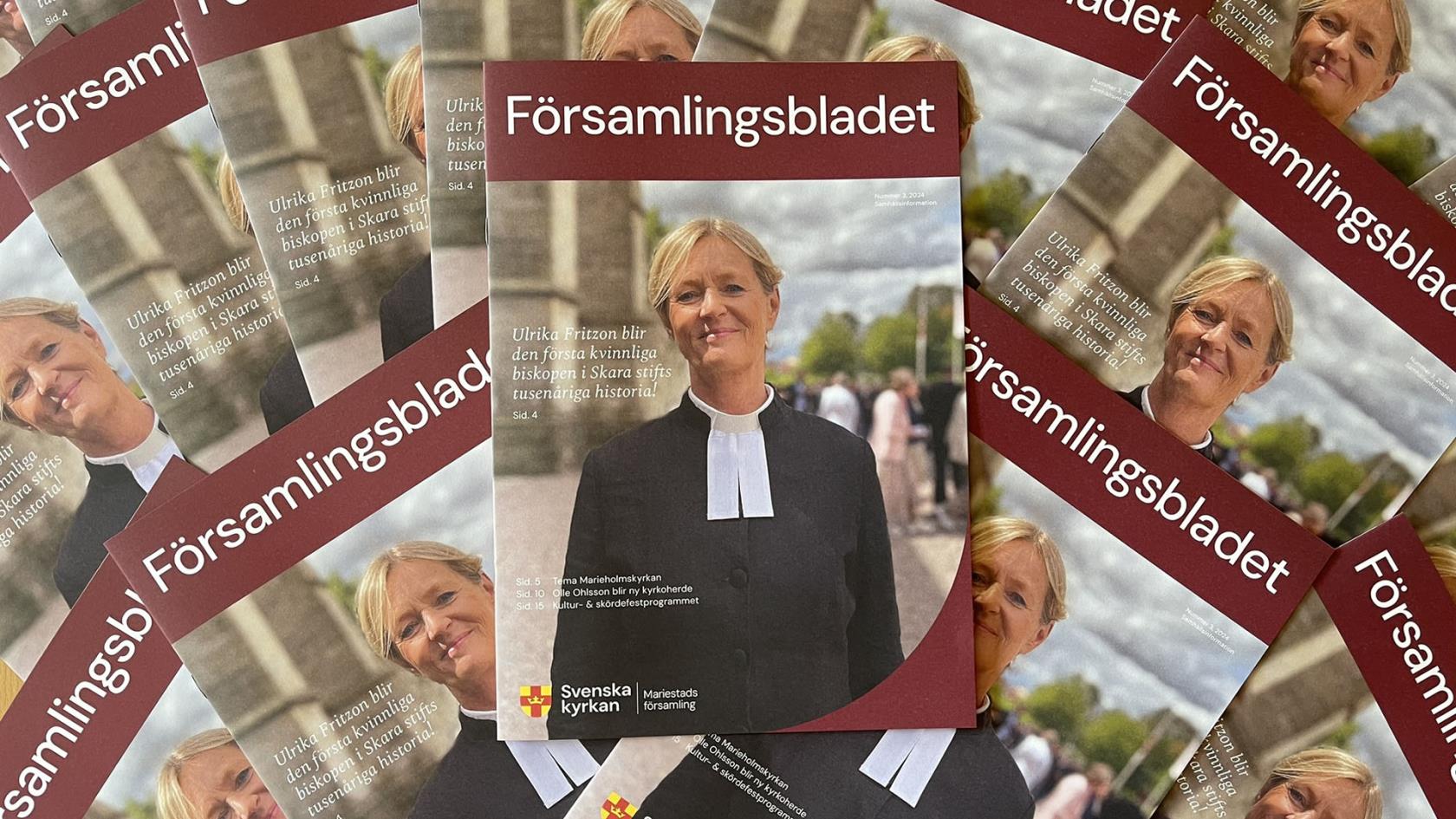 Många församlingsbladstidningar ligger på varandra.