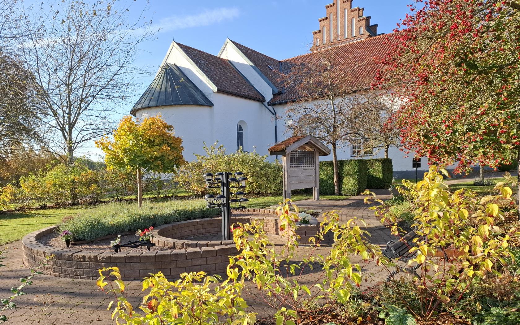 Baksidan av Stoby kyrka