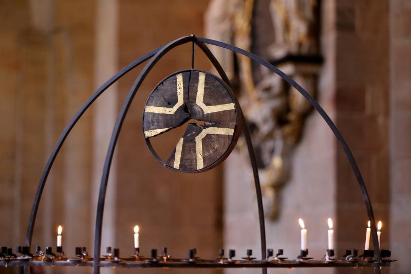 Del av ljusbäraren i Lunds domkyrka