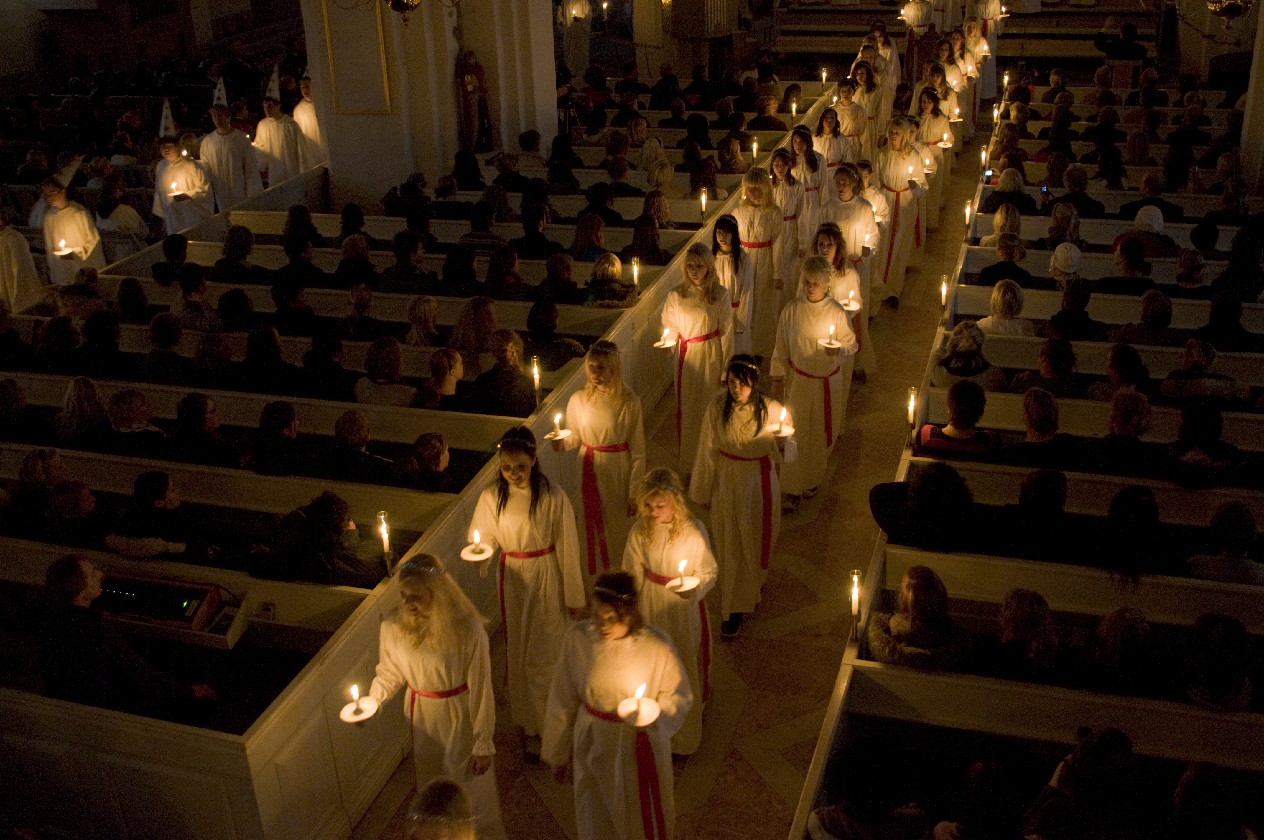 Luciatåg i Växjö domkyrka