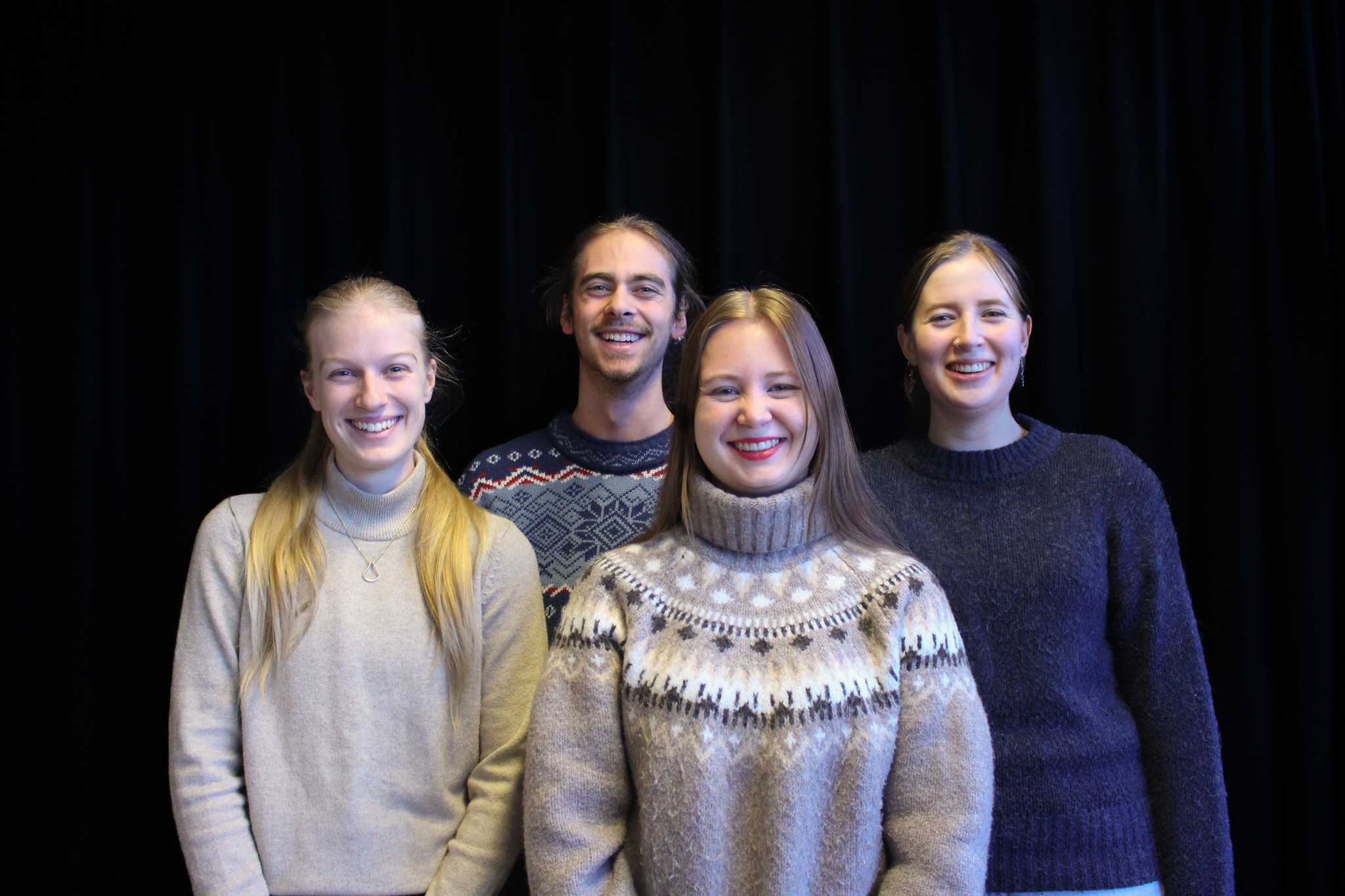 Sofia Moilanen, Nelly Staaf, Minna Standar och Alvin Toresten Nissén från Kulturamas musikalartistutbildning.