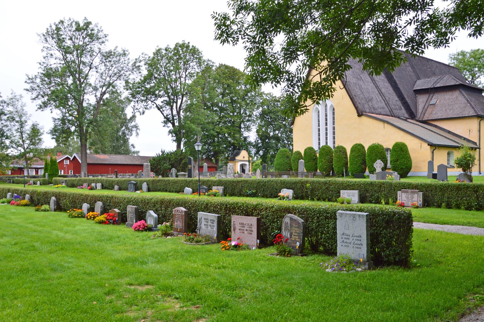 Gravar vid Sockenkyrkan i Sala