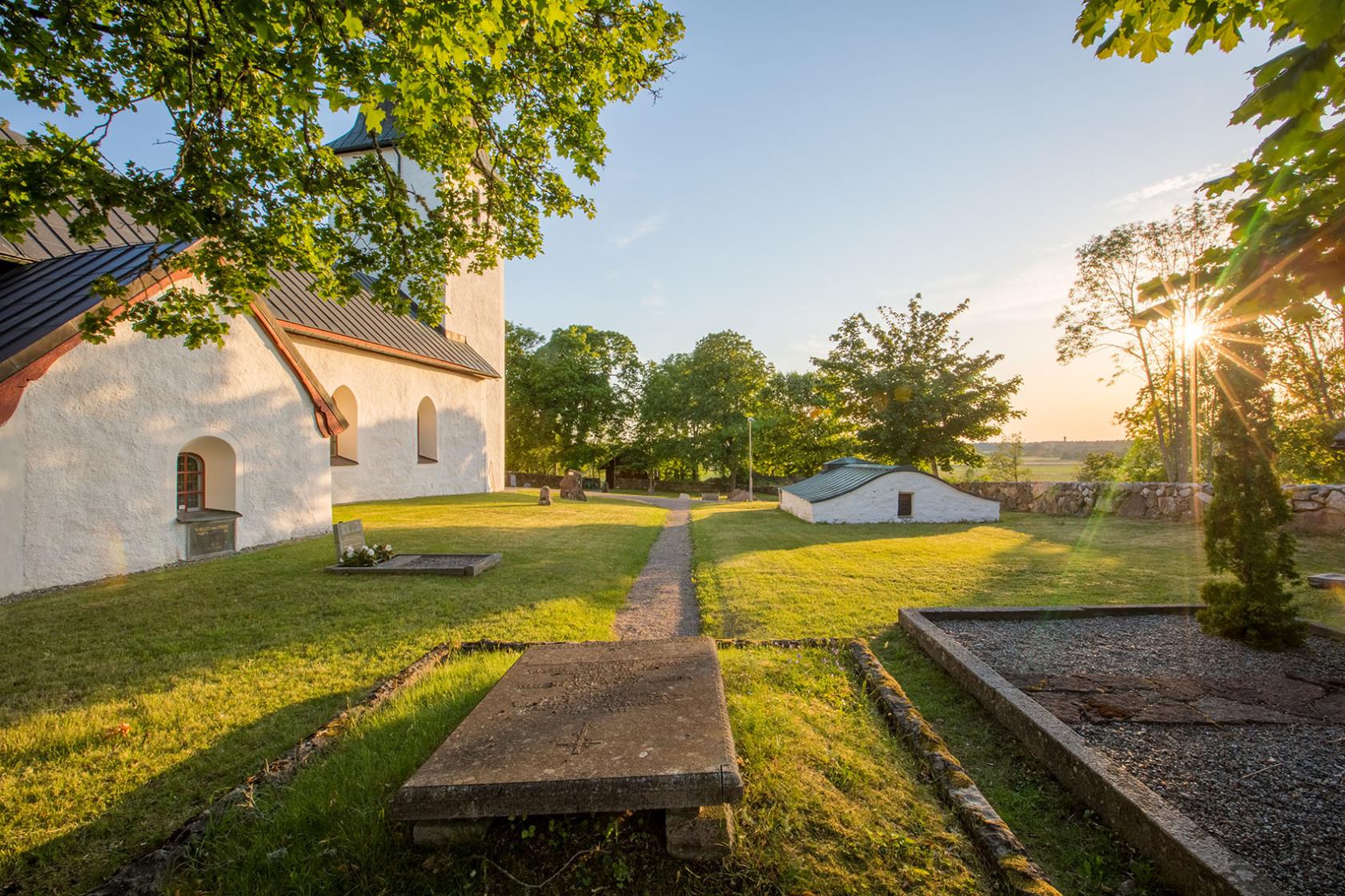 Ytterjärna kyrkogård