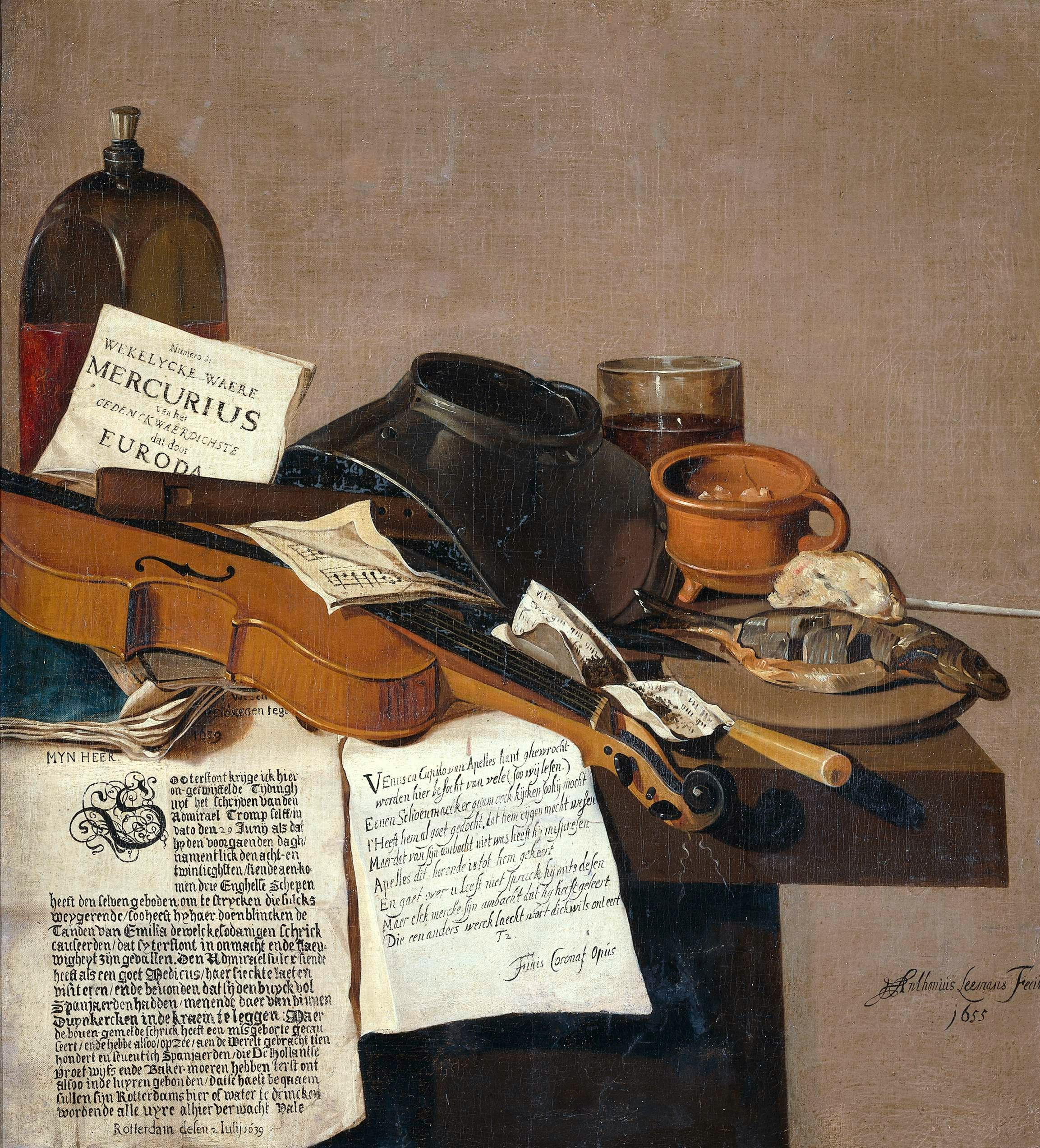 En målning föreställande ett stökigt bord med instrument och papper på.