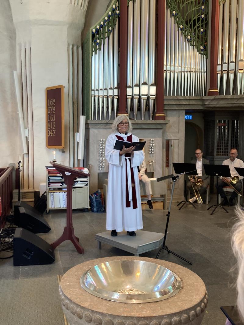 Församlingsherde Malou Wirström, Backens kyrka, 5 juni 2022