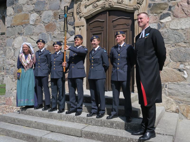 Konfirmation med värpliktiga från Ledningsregementet i maj 2023.