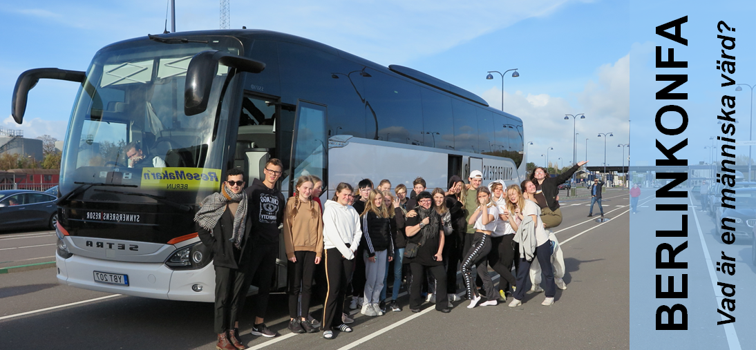 Berlinkonfa, bild på buss och konfirmander