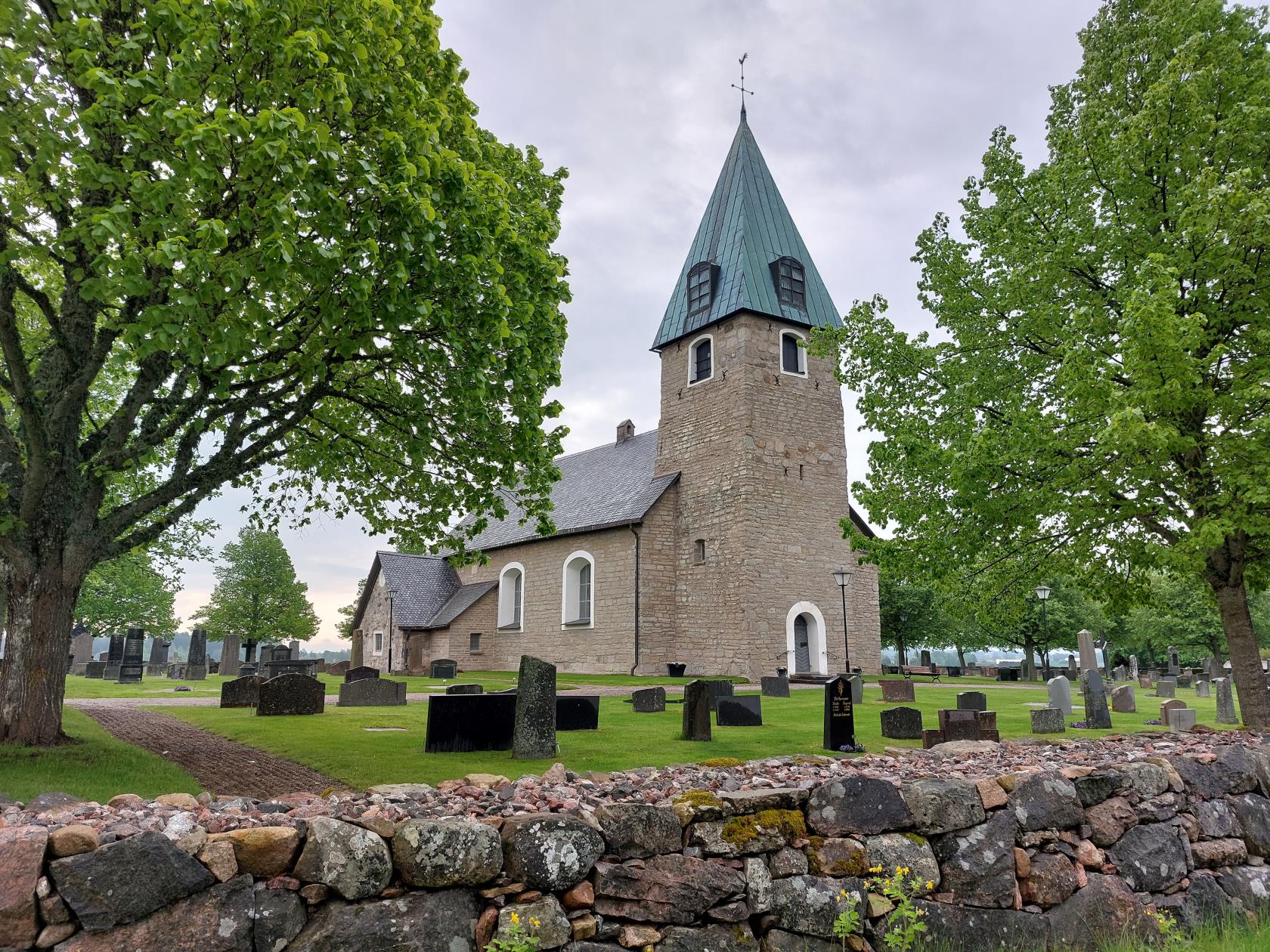 Edsberg kyrkogård