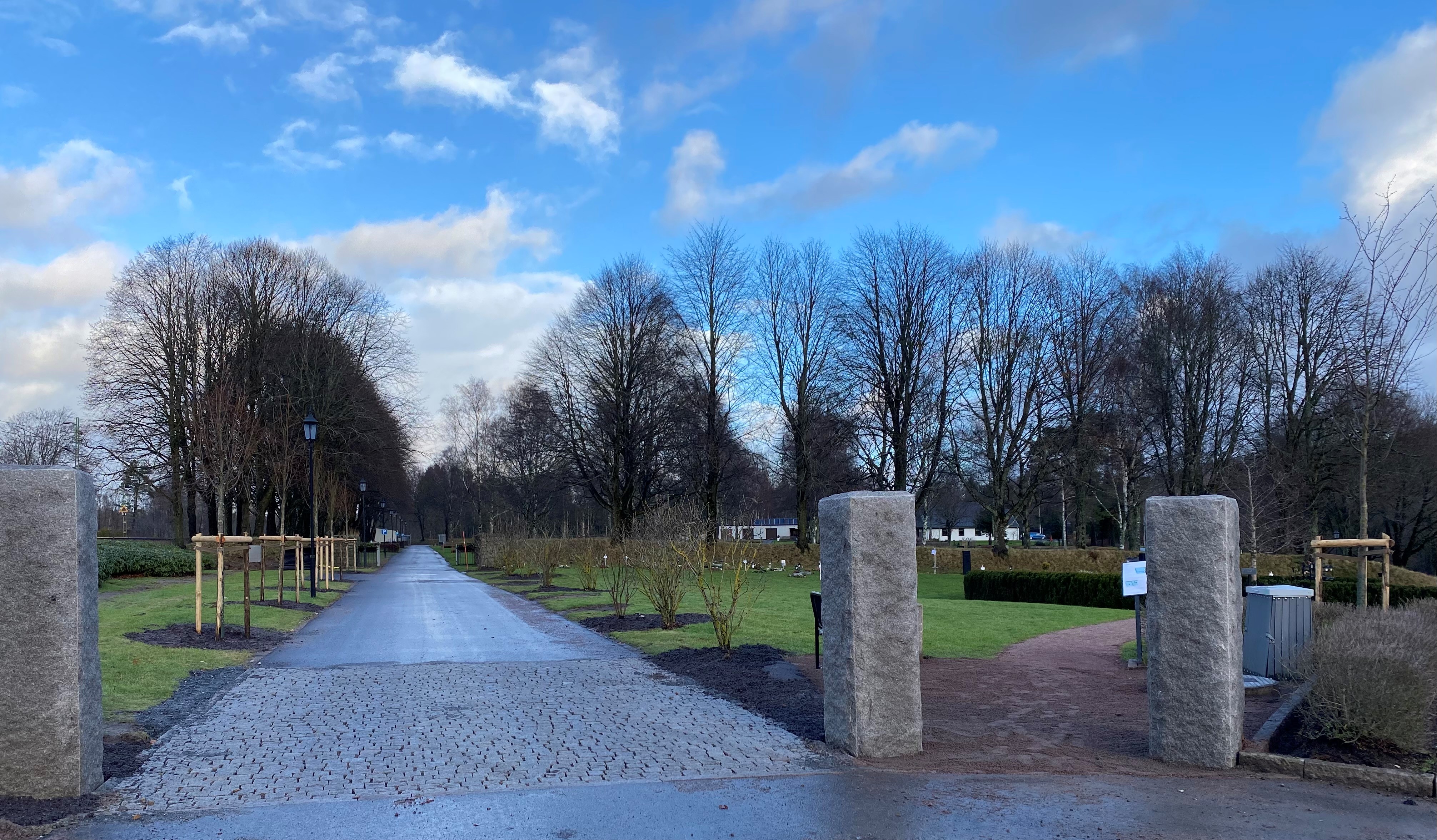 Entrén till Östra kyrkogården, Lerums kyrkogård