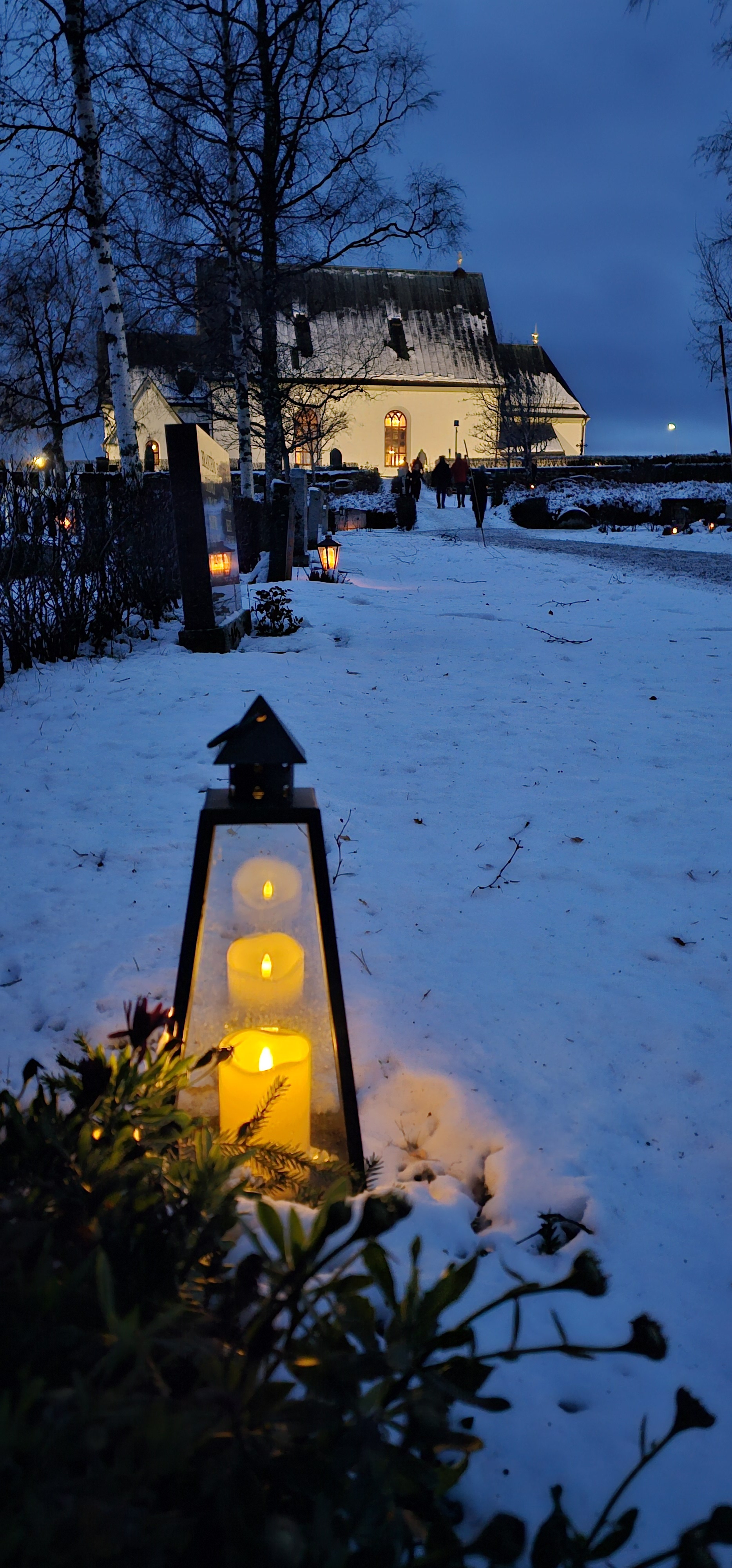 Frösö kyrka i vintertid.