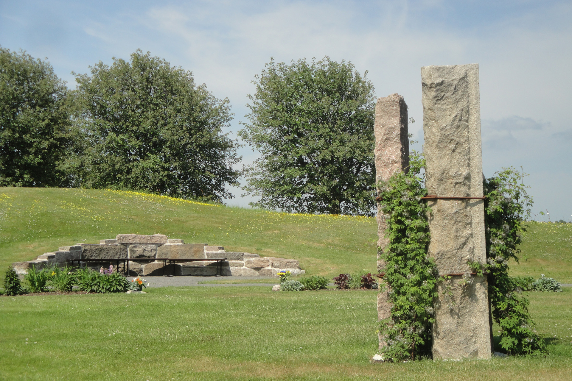 Askgravplatsen vid Hallsbergs Sockenkyrka