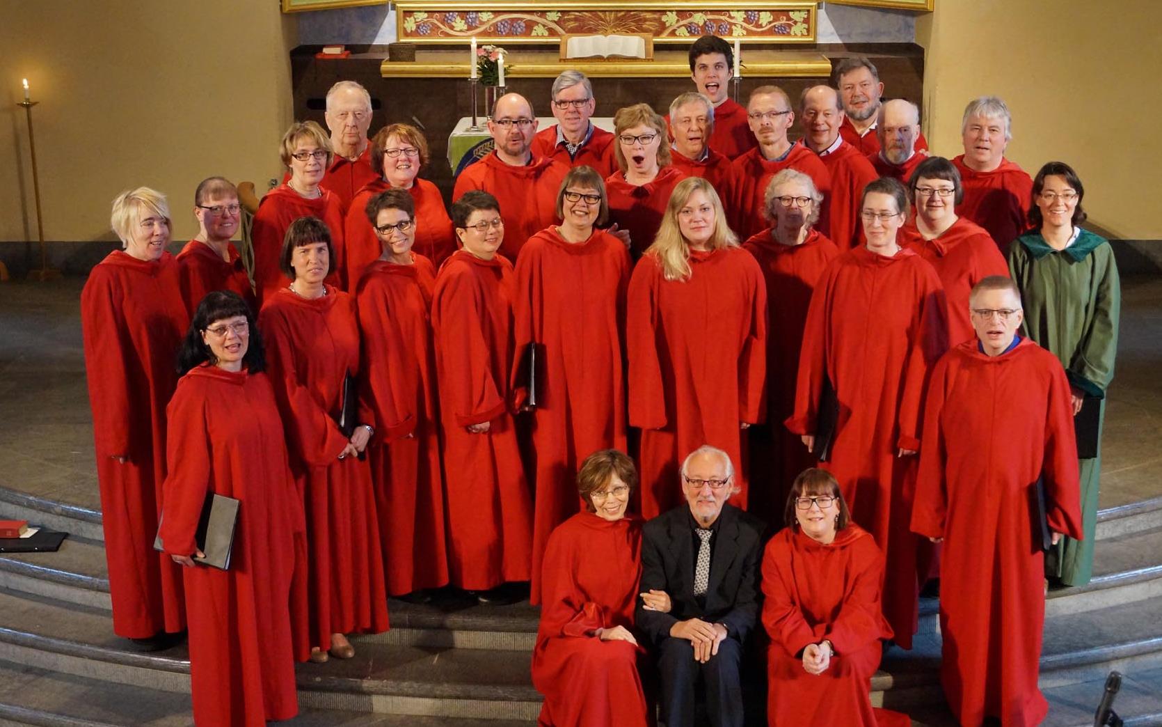 Överluleå kyrkokör under ledning av Carl Anders Markström 2015.