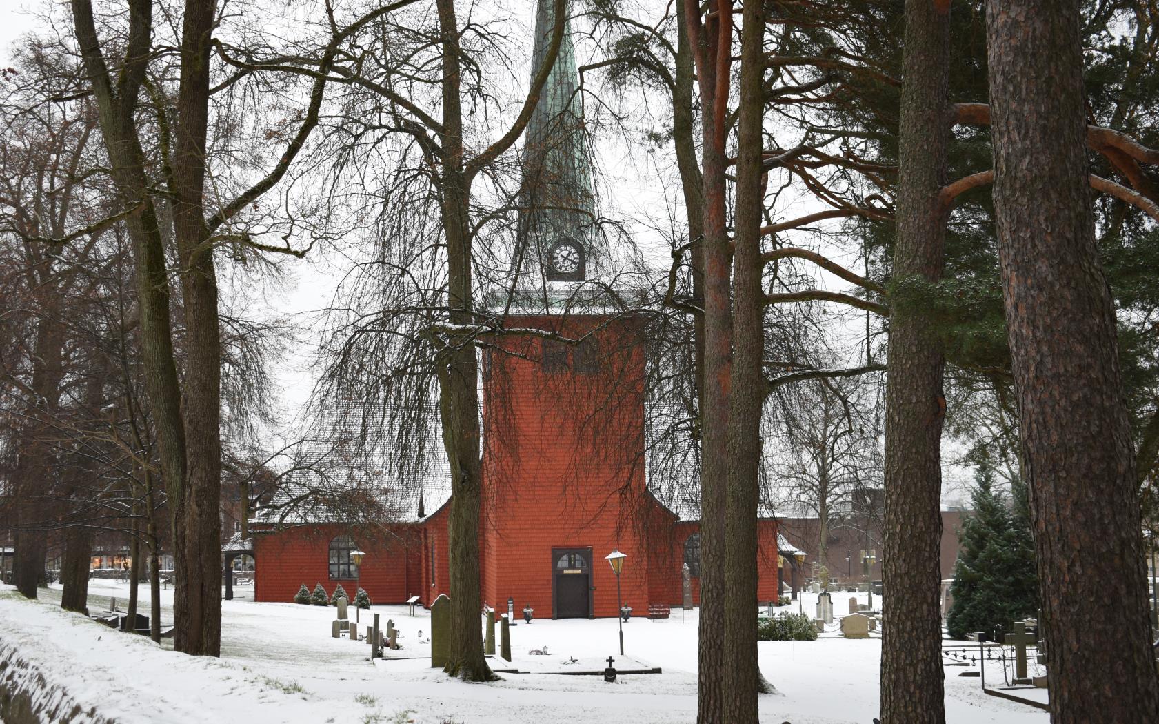 Karlskoga kyrka en vinterdag