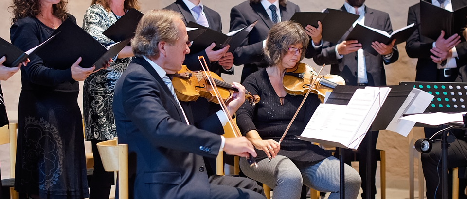 Kör och musiker i Hornsbergskyrkan.