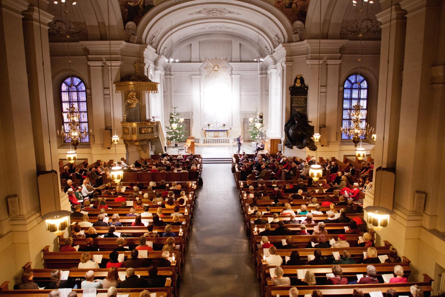 Gudstjänst, kyrka