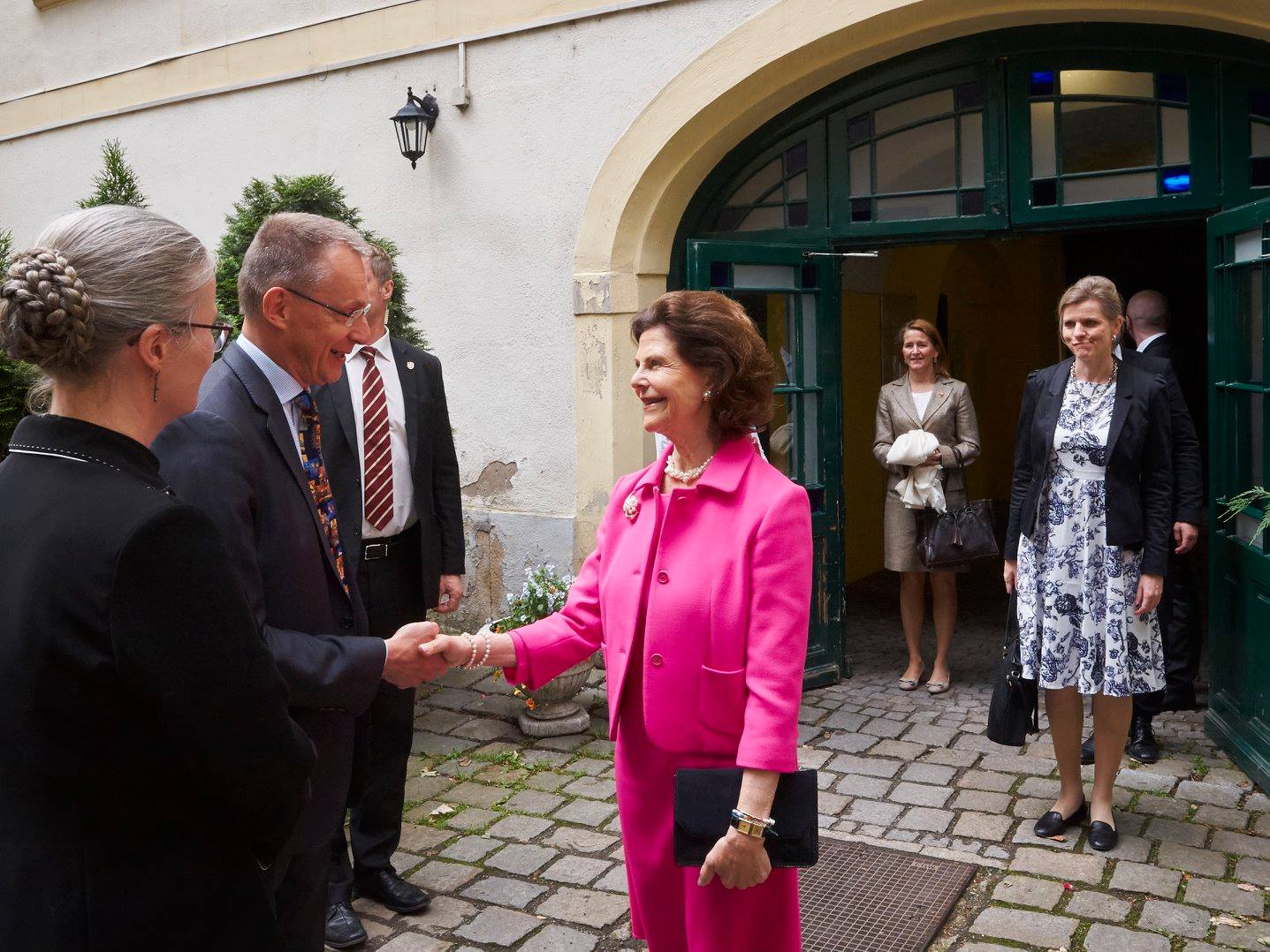 Hennes Majestät Drottning Silvia på inofficiellt besök i församlingen