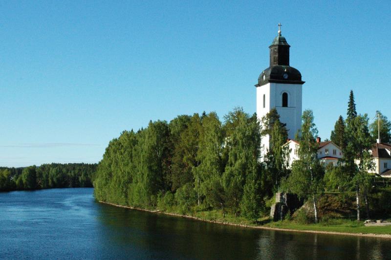 Kyrkön med Järvsö kyrka