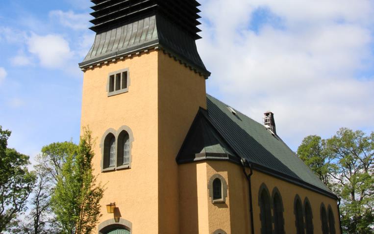 Exteriörbild på Jäts kyrka.