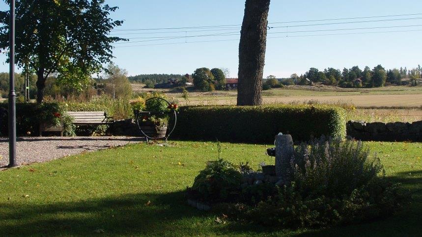 Frösunda minneslund en vacker sommardag