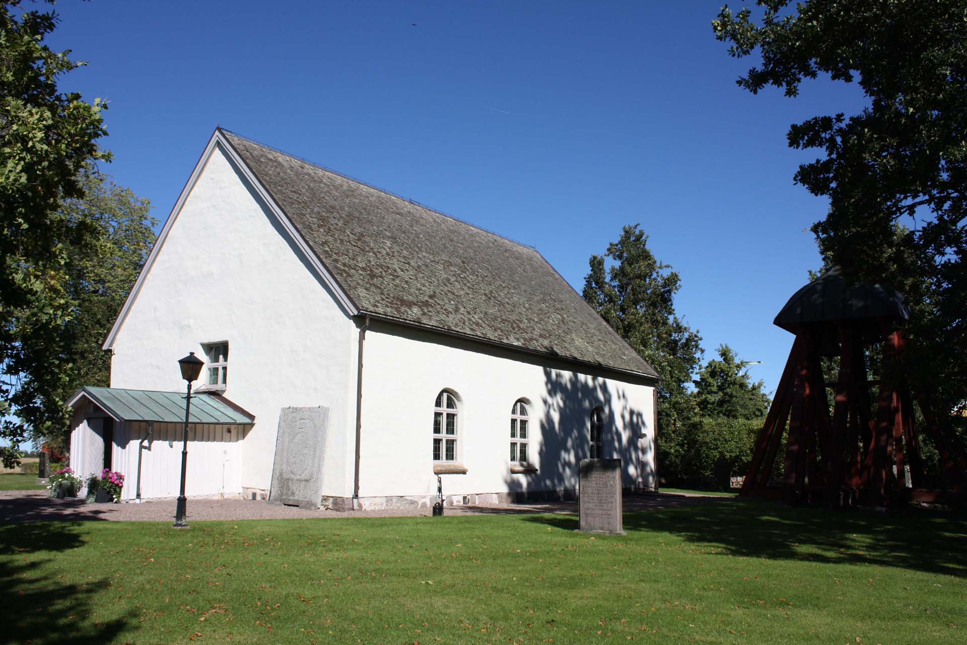 Längjum kyrka i Larvs församling