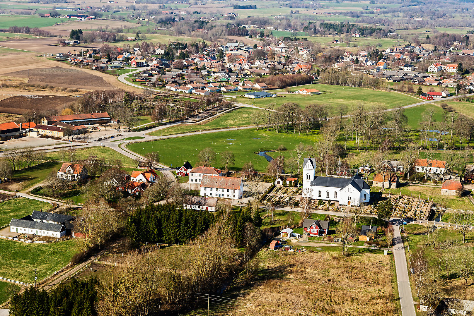 Flygfoto Lövestads kyrka