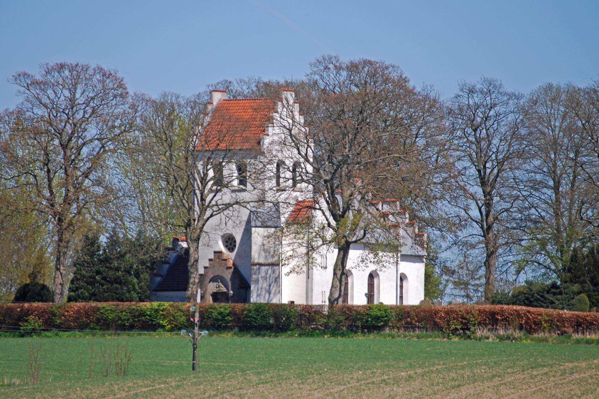 Övraby kyrka våren 2016