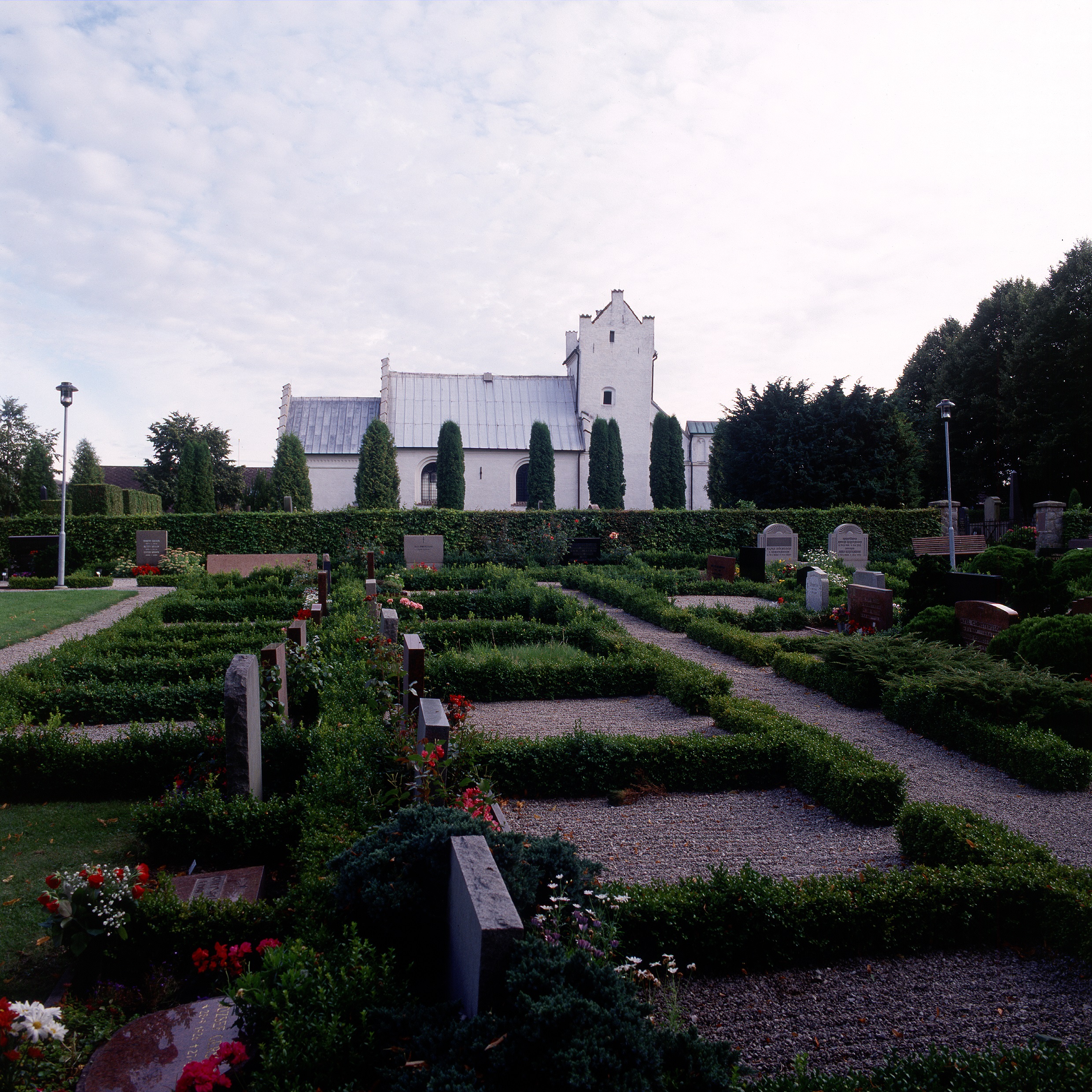 Stora Råby kyrkogård
