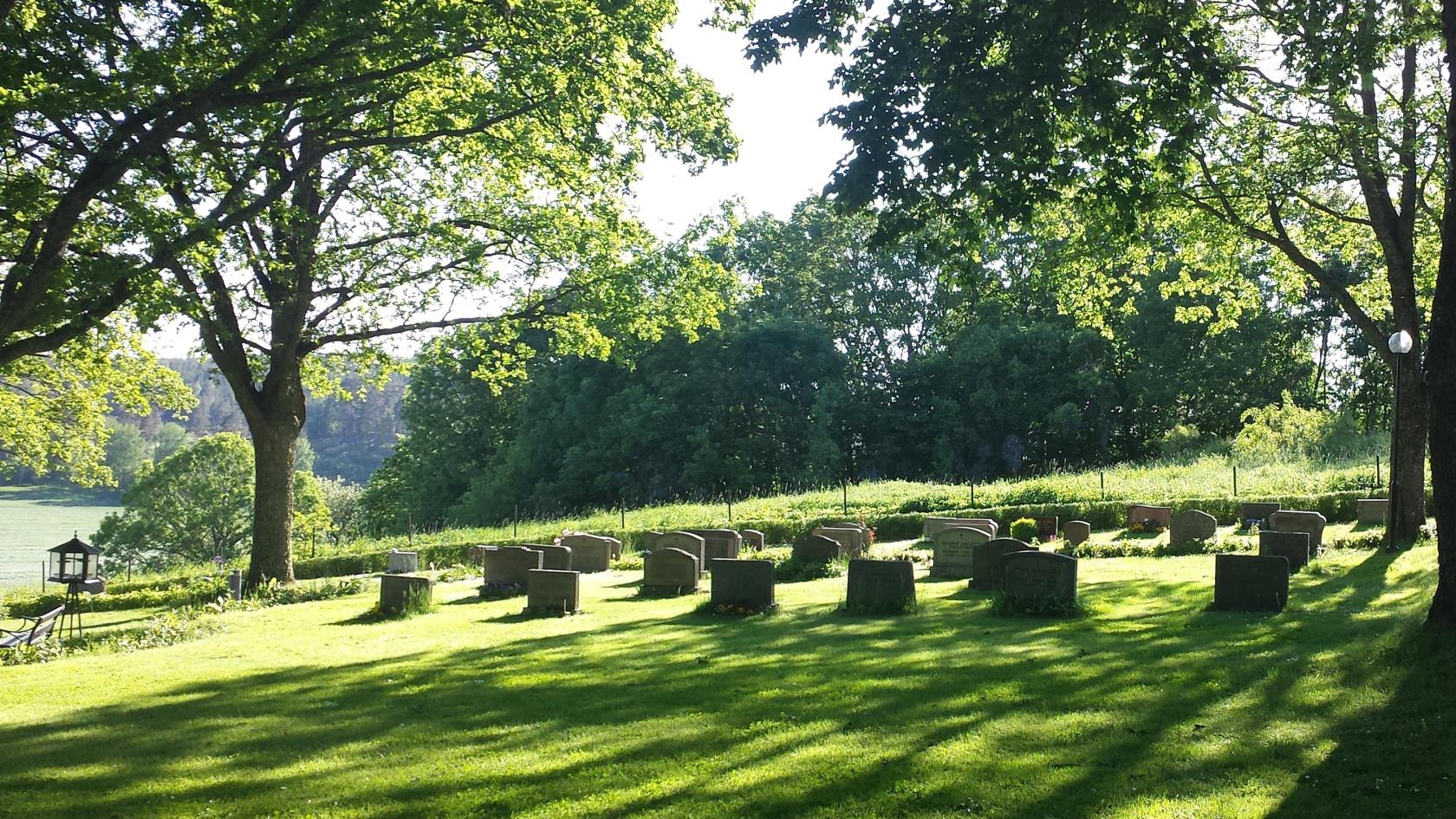 Tuna kyrkogård Nya kvarteret sommar