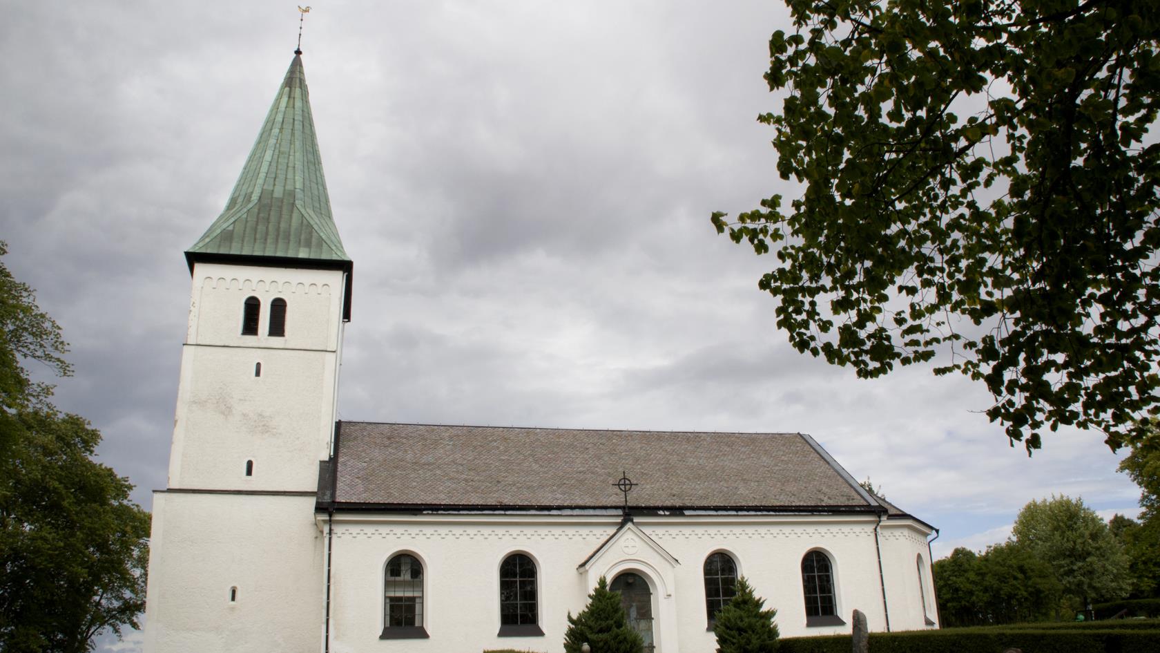 Fivelstad kyrka