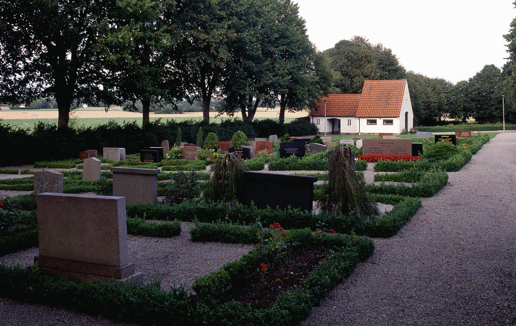 Stora Råby kyrkogård