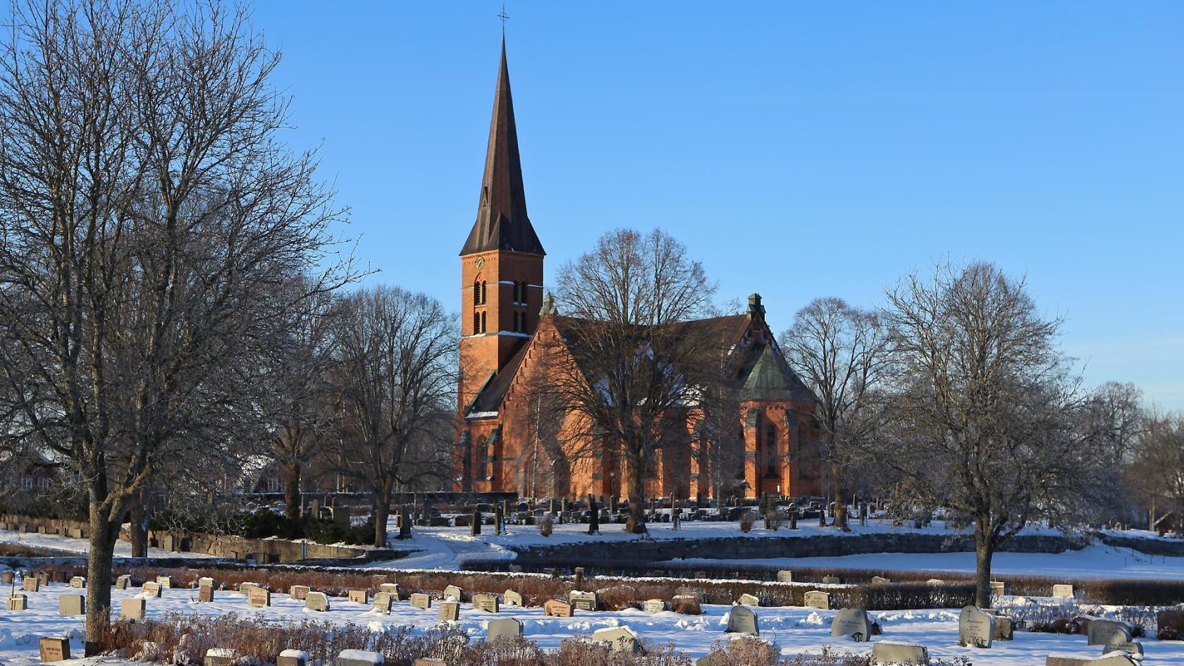 Hällestad kyrkogård.