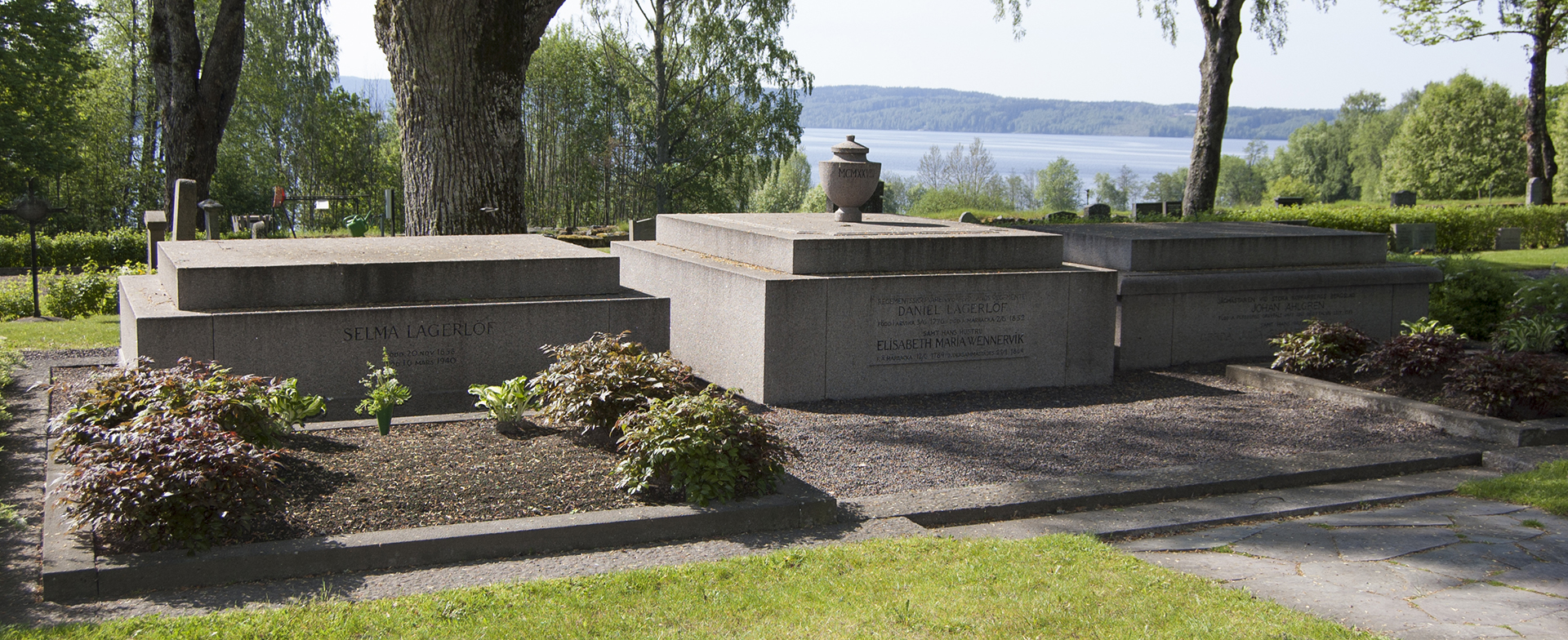 Den Lagerlöfska familjegraven