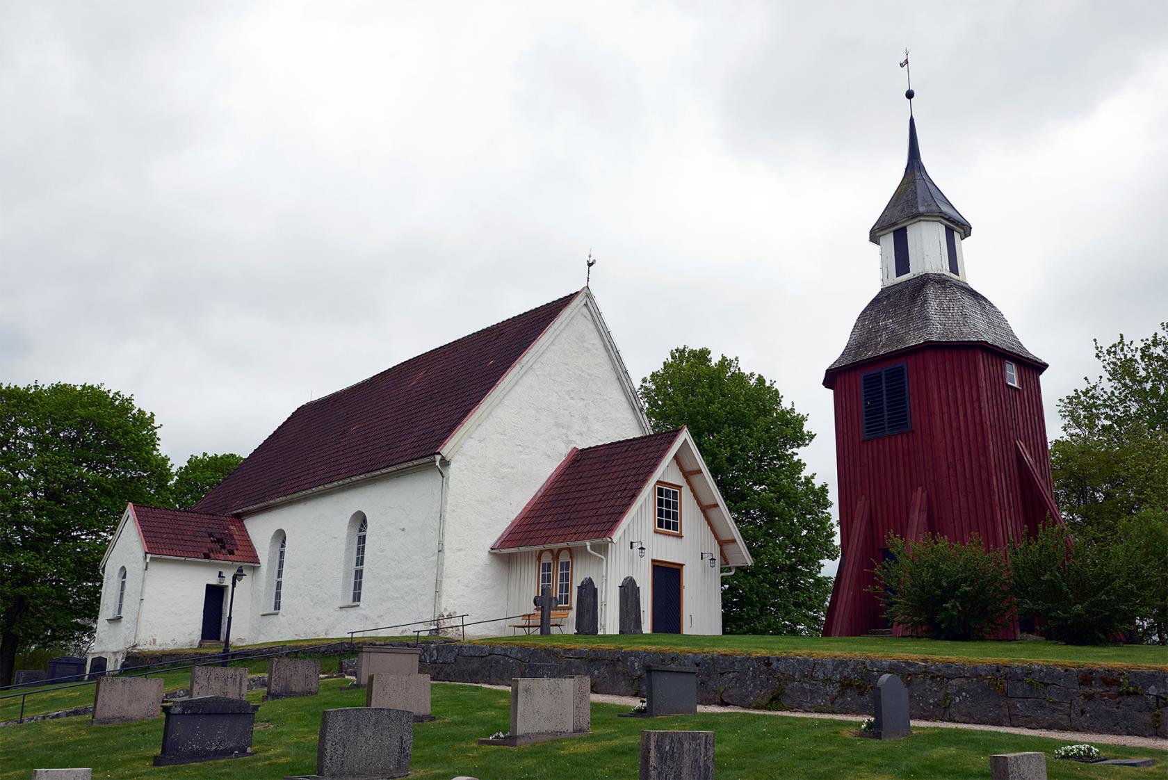 Månstads kyrka